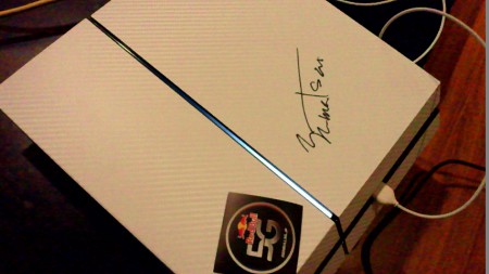 株式会社グルーブシンク代表取締役、松井悠さんからPS4にサイン頂きました。